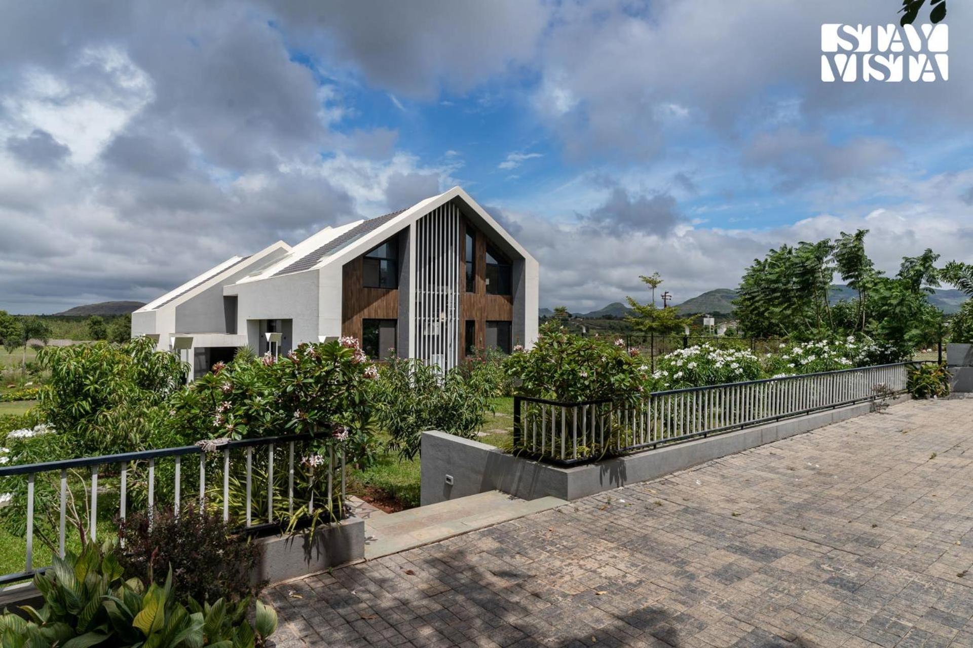 Stayvista At The Rainfield Villa With Gazebo & Lawn Nashik Eksteriør billede