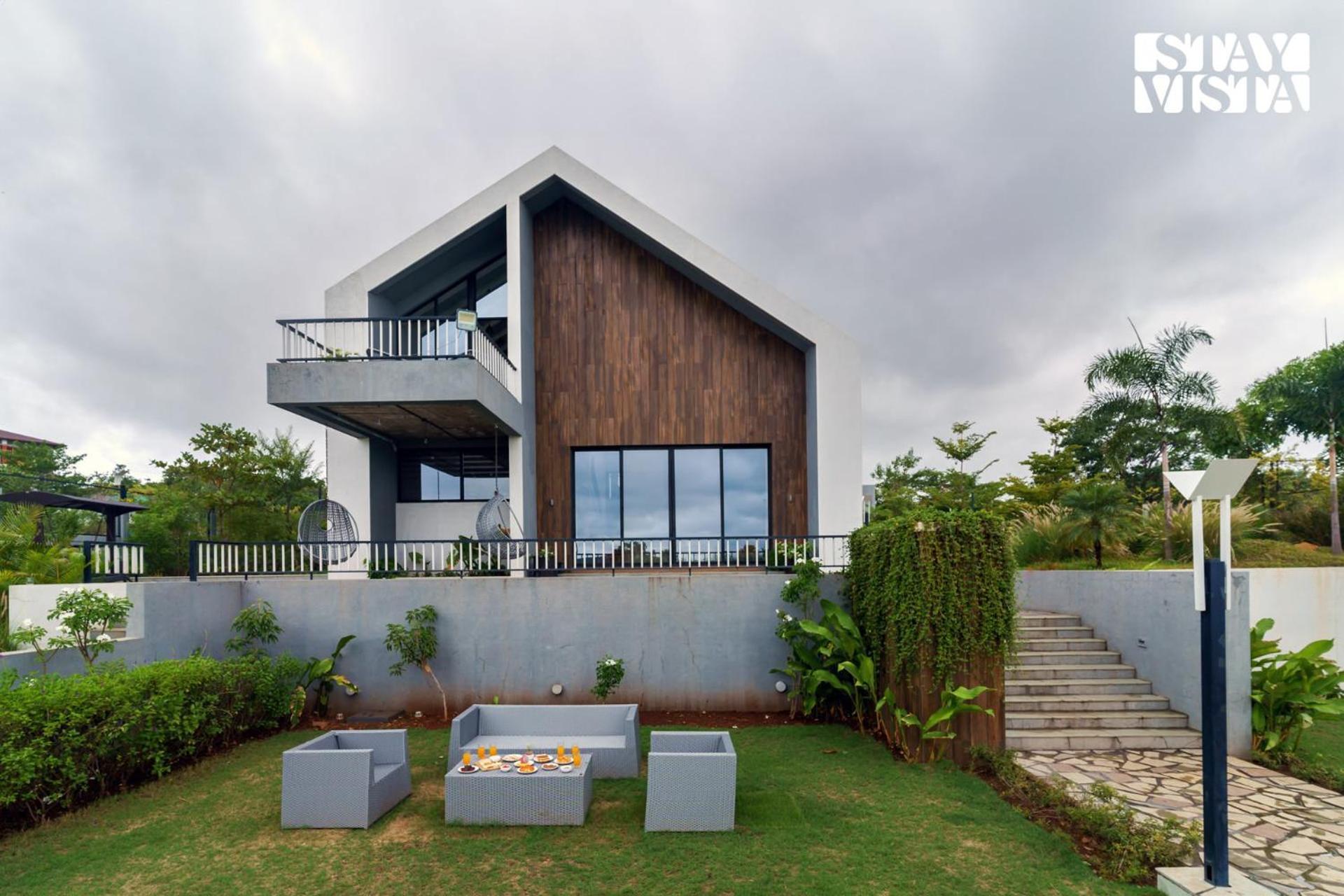 Stayvista At The Rainfield Villa With Gazebo & Lawn Nashik Eksteriør billede