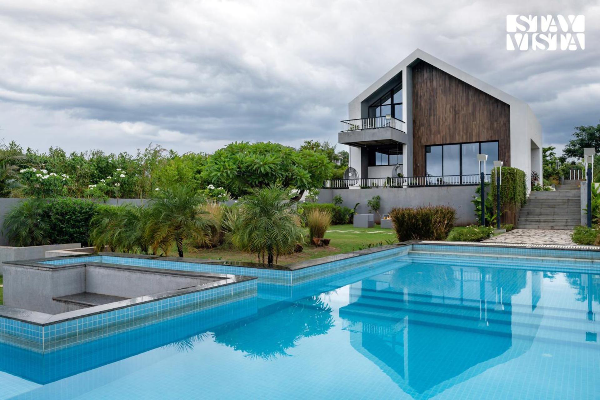 Stayvista At The Rainfield Villa With Gazebo & Lawn Nashik Eksteriør billede