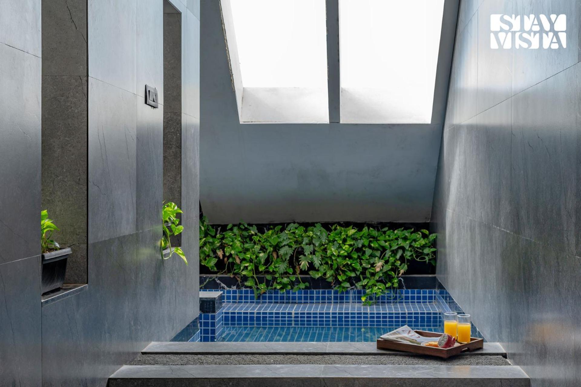 Stayvista At The Rainfield Villa With Gazebo & Lawn Nashik Eksteriør billede